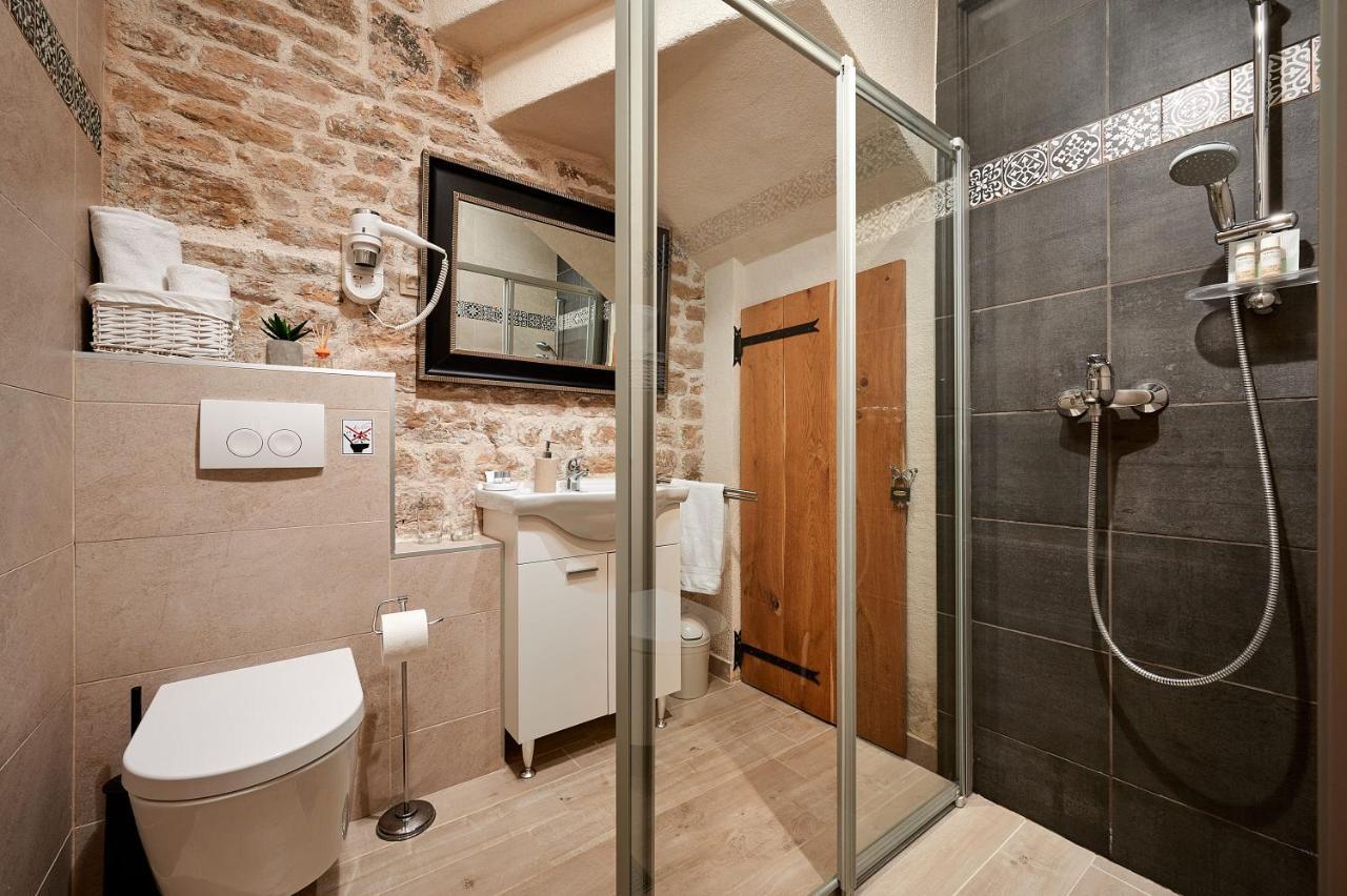 Rustic Apartments Sv Frane In The Old Town Sibenik Ngoại thất bức ảnh