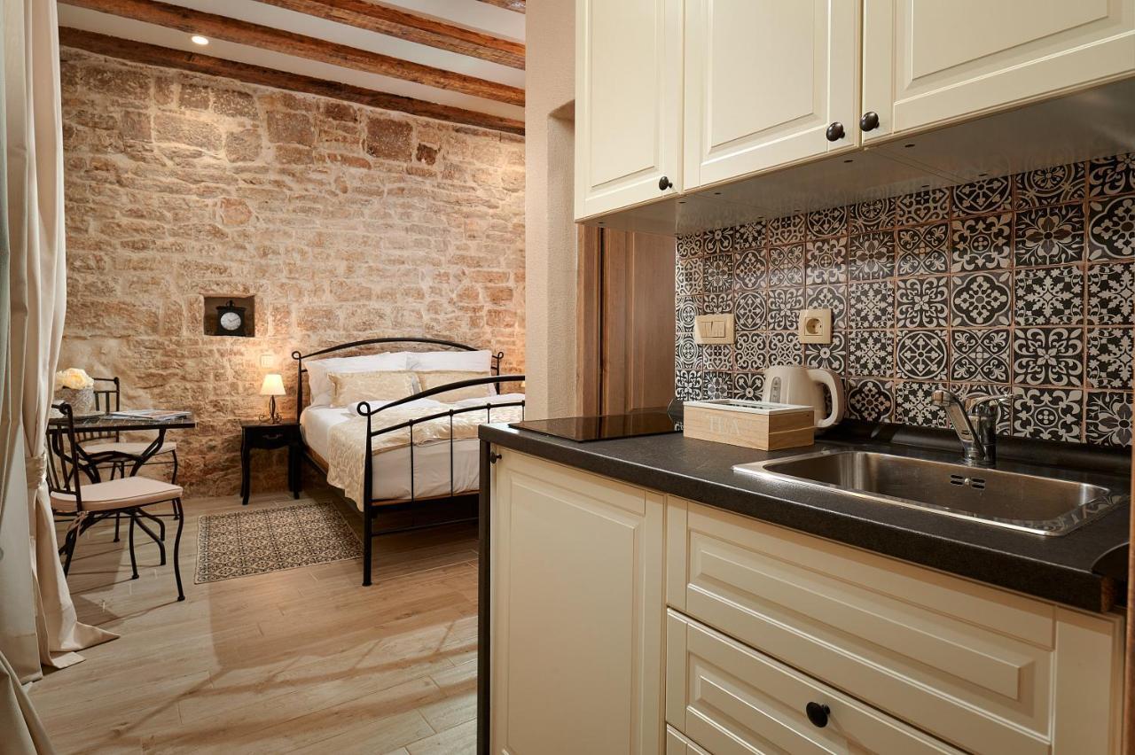 Rustic Apartments Sv Frane In The Old Town Sibenik Ngoại thất bức ảnh