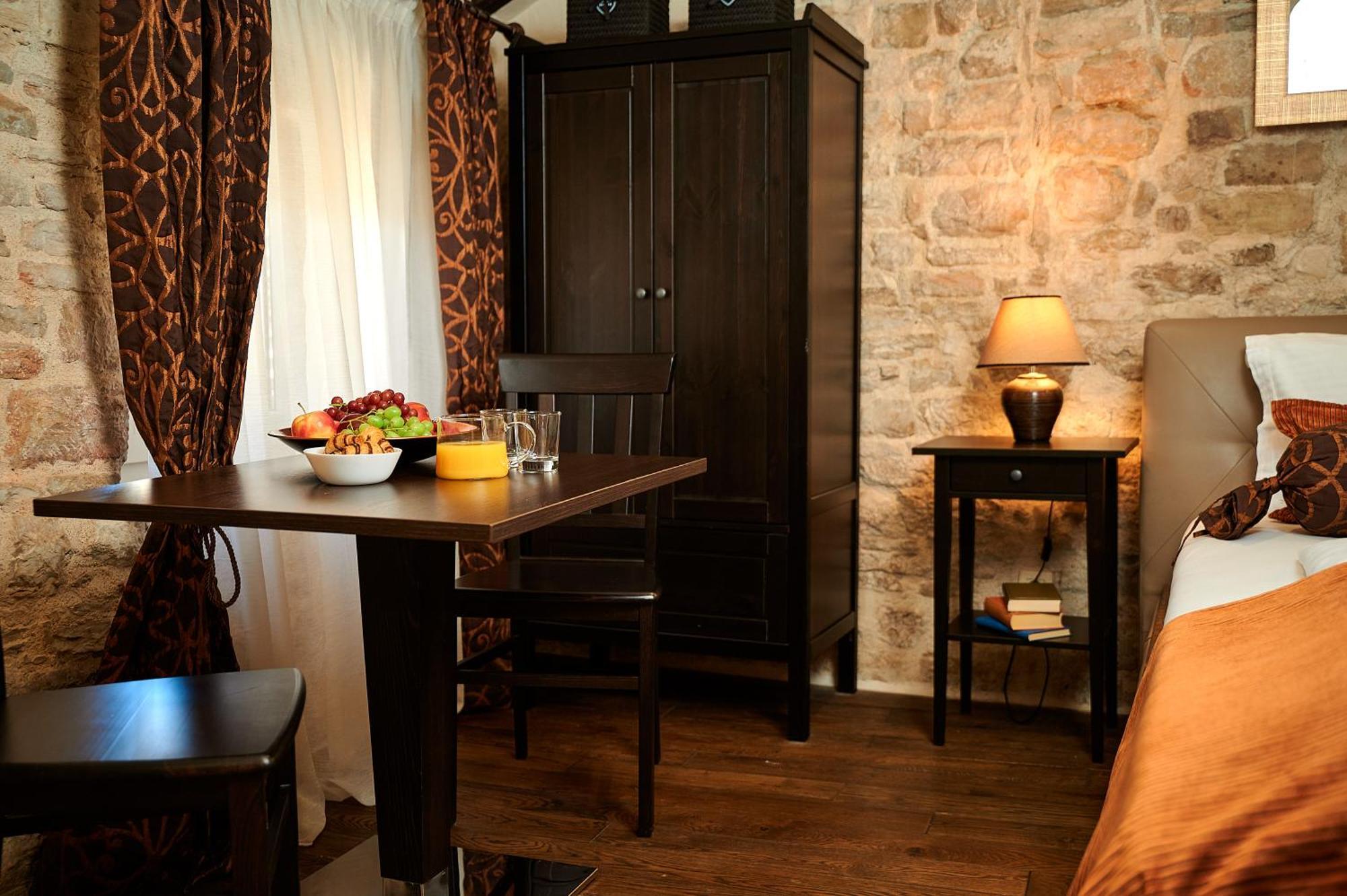 Rustic Apartments Sv Frane In The Old Town Sibenik Ngoại thất bức ảnh