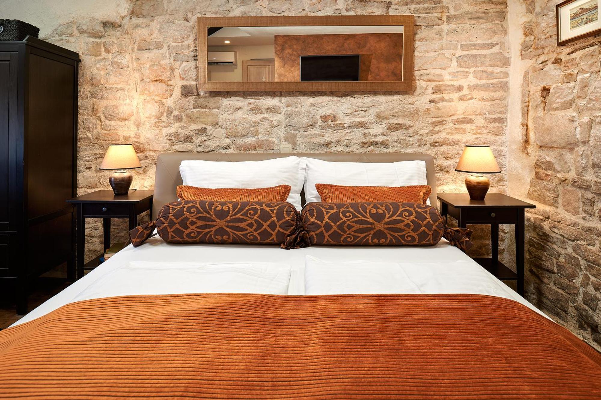 Rustic Apartments Sv Frane In The Old Town Sibenik Ngoại thất bức ảnh